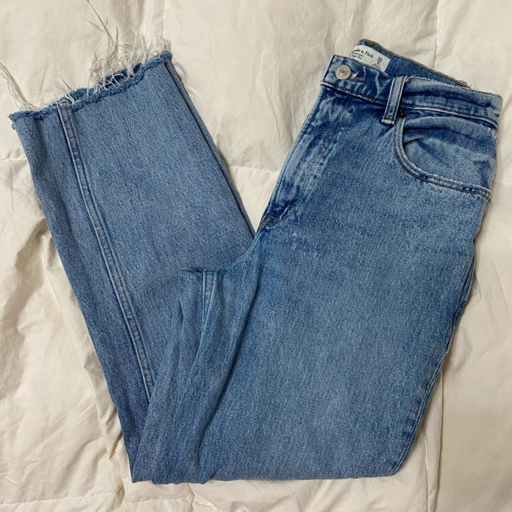 Abercrombie & fitch size 2 short straight leg ankle fit high waisted